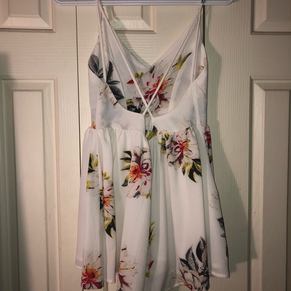 White floral romper - Picture 2 of 2